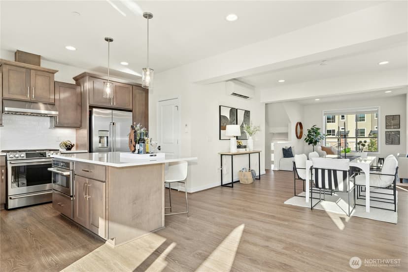 Property photo for 1085 6th Walk NE, Issaquah photo 8