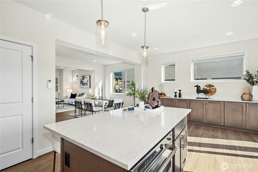 Property photo for 1085 6th Walk NE, Issaquah photo 11