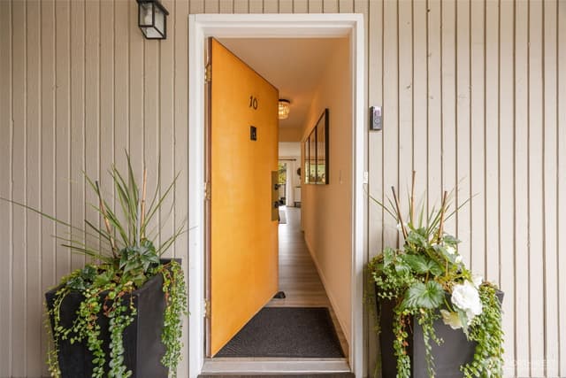 Property photo for 8701 35th Avenue NE #10, Seattle photo 2
