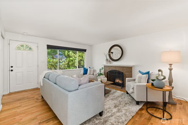 Property photo for 20322 21st Avenue NE, Shoreline photo 5