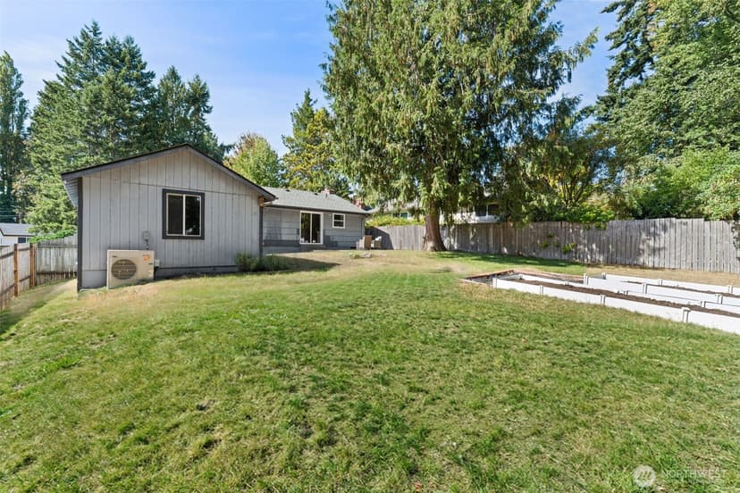 Property photo for 20322 21st Avenue NE, Shoreline photo 29