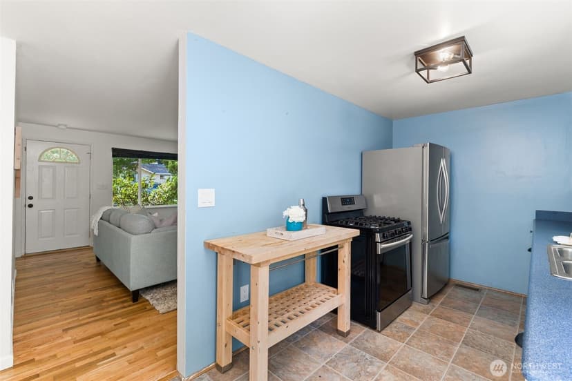 Property photo for 20322 21st Avenue NE, Shoreline photo 10