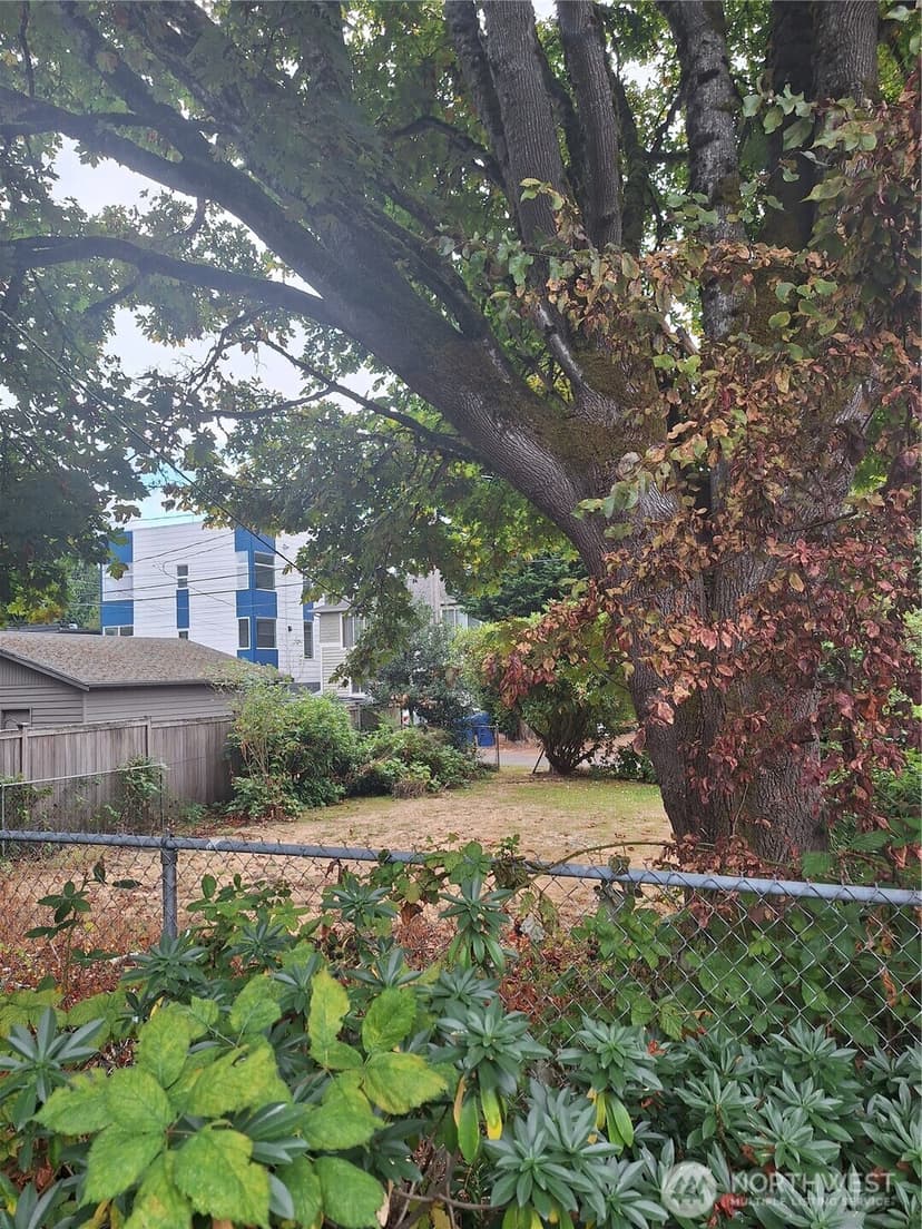 Property photo for 5647 38th Avenue SW, Seattle photo 12