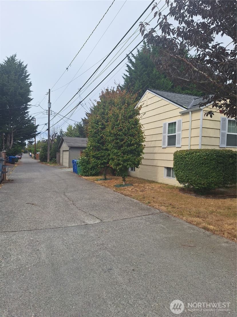 Property photo for 5647 38th Avenue SW, Seattle photo 11
