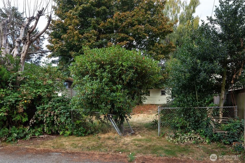 Property photo for 5647 38th Avenue SW, Seattle photo 9