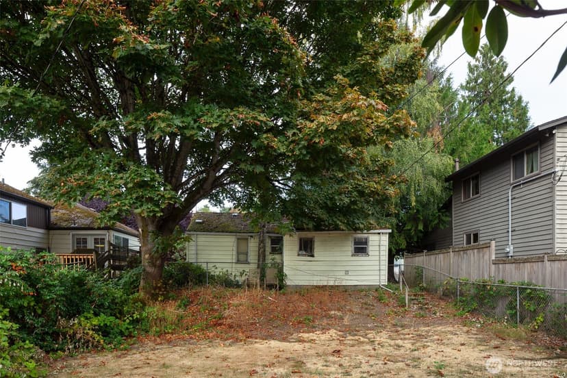 Property photo for 5647 38th Avenue SW, Seattle photo 8