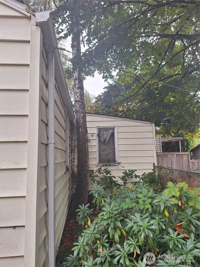 Property photo for 5647 38th Avenue SW, Seattle photo 15