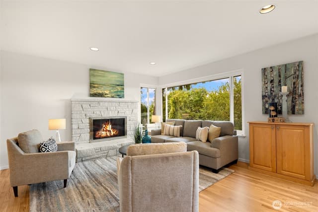 Property photo for 1309 35th Avenue S, Seattle photo 4