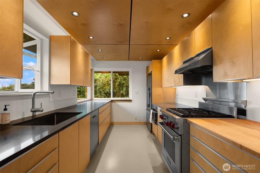 Property photo for 1309 35th Avenue S, Seattle photo 12