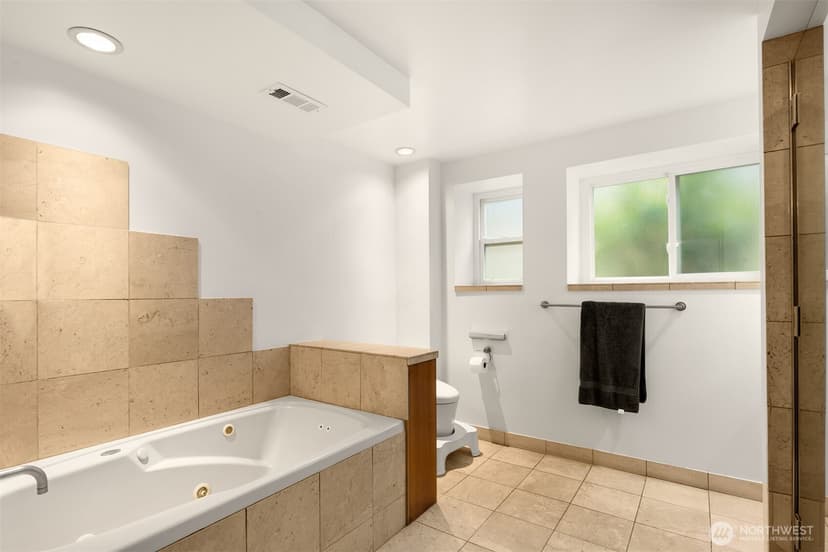 Property photo for 1309 35th Avenue S, Seattle photo 20
