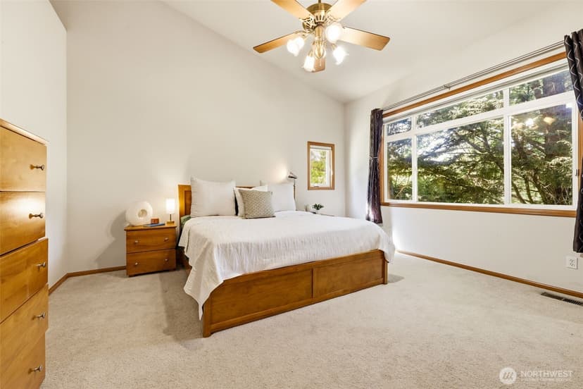 Property photo for 11033 169th Place NE, Redmond photo 16