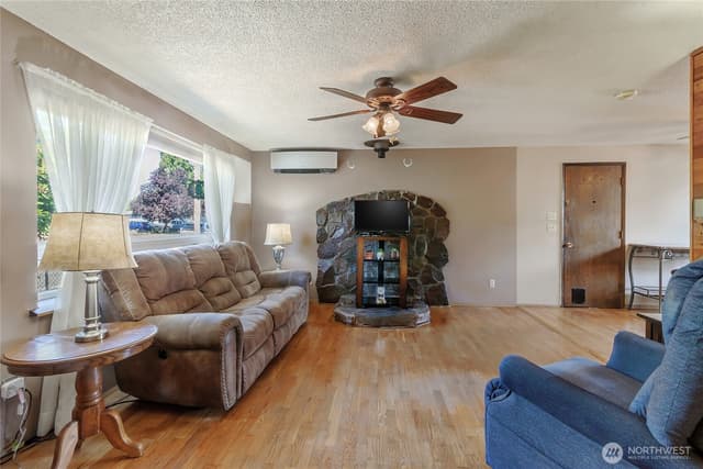 Property photo for 1512 5th Avenue SW, Puyallup photo 4