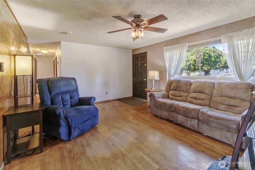Property photo for 1512 5th Avenue SW, Puyallup photo 5