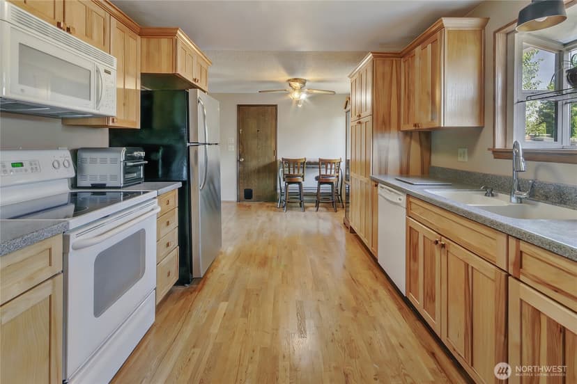 Property photo for 1512 5th Avenue SW, Puyallup photo 7