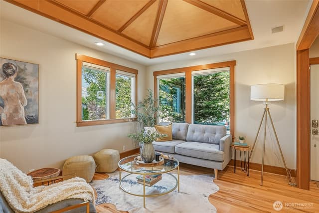 Property photo for 4115 SW Kenyon Street, Seattle photo 4