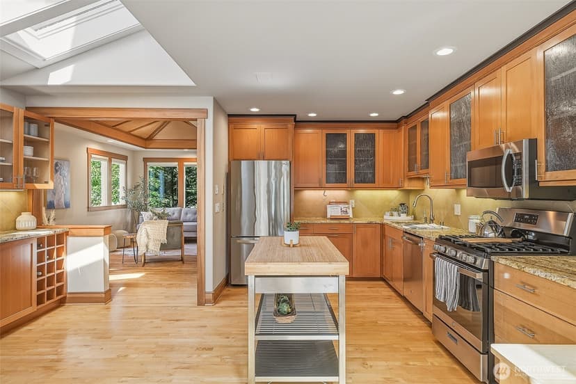 Property photo for 4115 SW Kenyon Street, Seattle photo 6