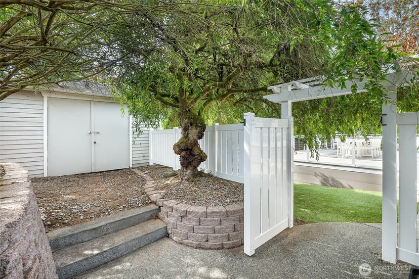 Property photo for 4115 SW Kenyon Street, Seattle photo 38