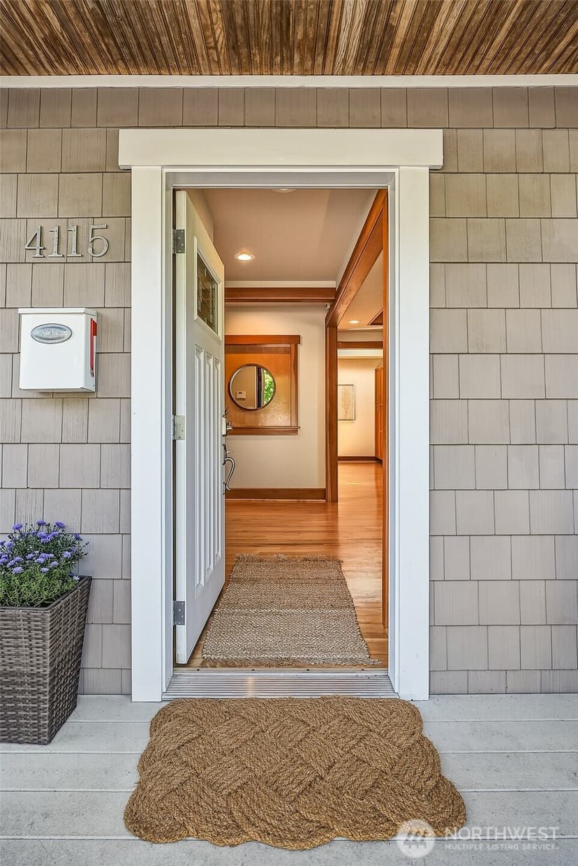 Property photo for 4115 SW Kenyon Street, Seattle photo 2