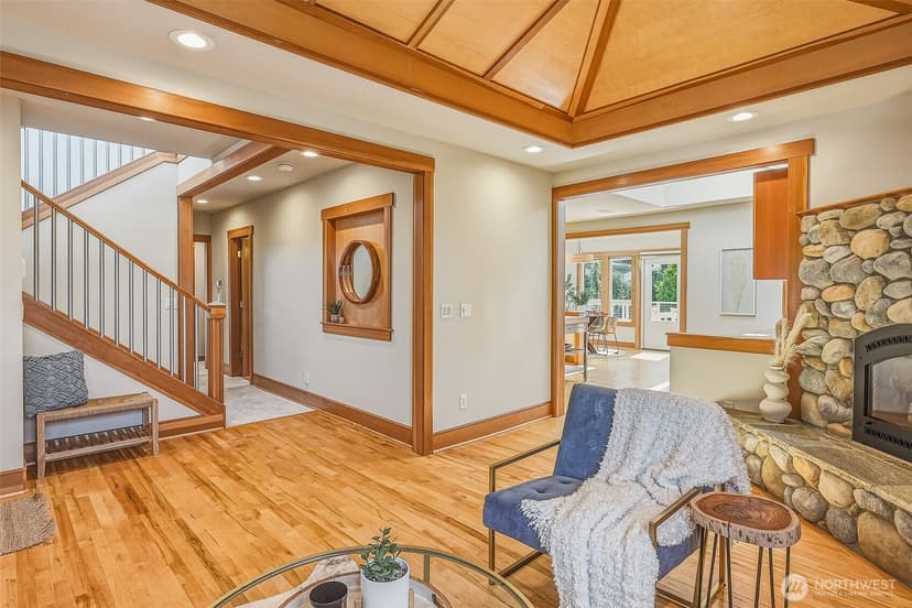 Property photo for 4115 SW Kenyon Street, Seattle photo 5