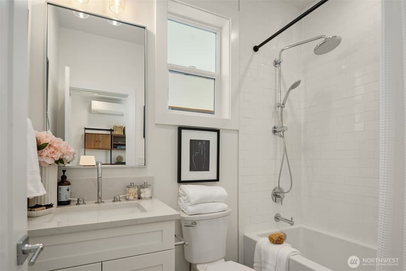 Property photo for 7546 26th Avenue NW #B, Seattle photo 18