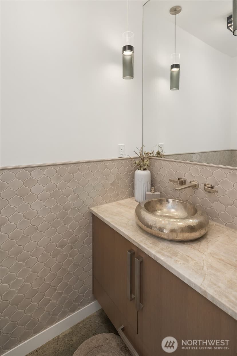 Property photo for 13031 Holmes Point Drive NE, Kirkland photo 16