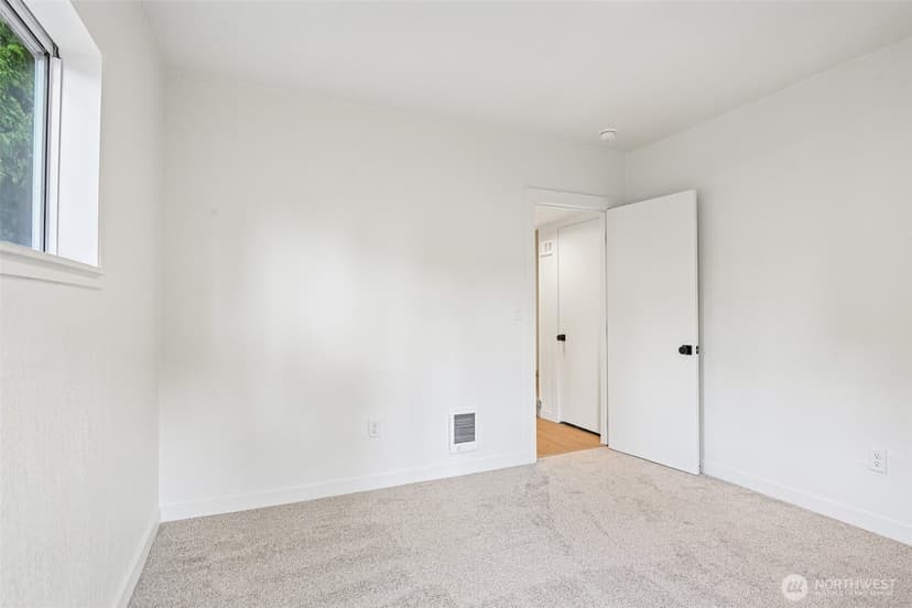 Property photo for 10522 22nd Avenue E, Tacoma photo 22