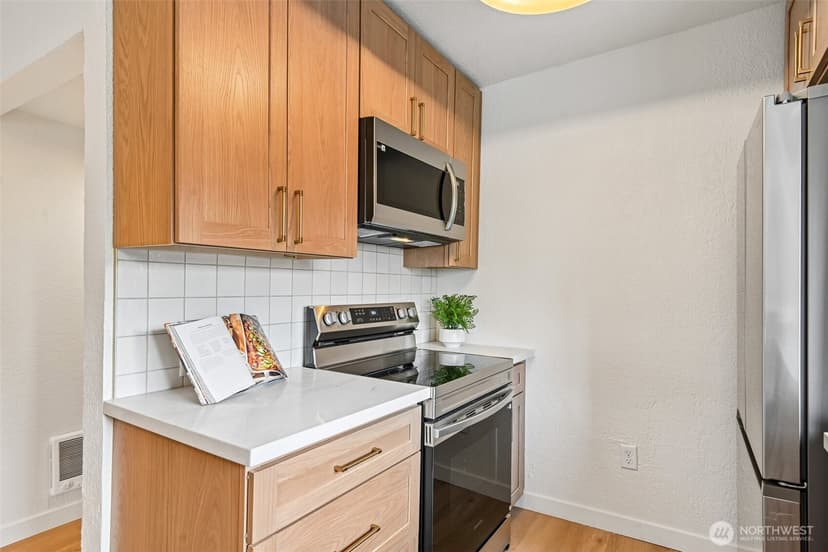 Property photo for 10522 22nd Avenue E, Tacoma photo 14
