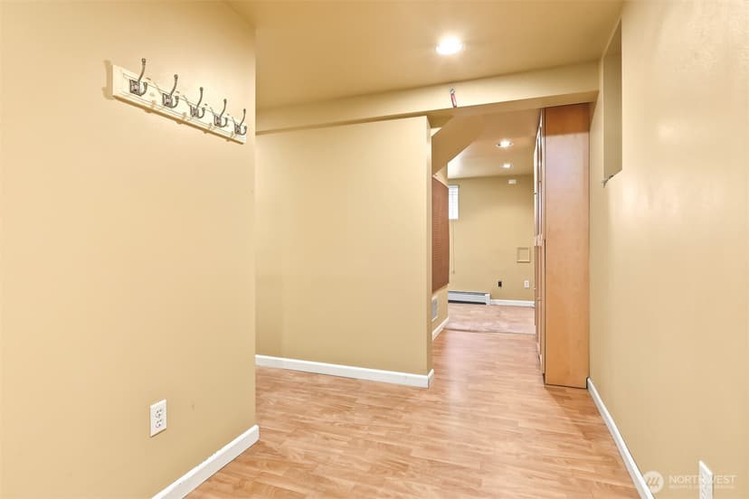 Property photo for 1010 Rucker Avenue, Everett photo 28