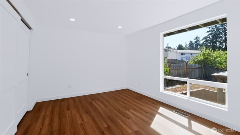 Property photo for 21416 99th Avenue S, Kent photo 15