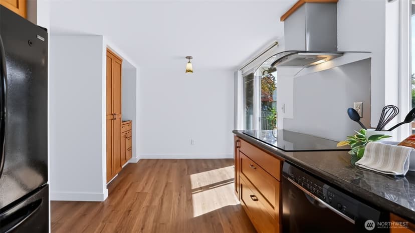 Property photo for 21416 99th Avenue S, Kent photo 12