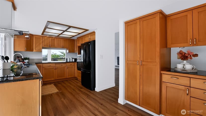 Property photo for 21416 99th Avenue S, Kent photo 14
