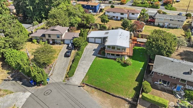 Property photo for 21416 99th Avenue S, Kent photo 2