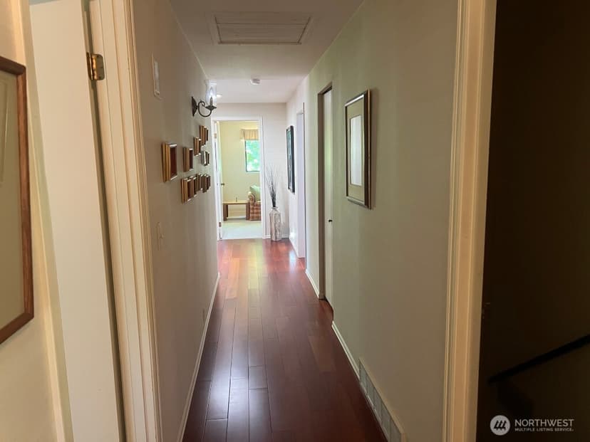 Property photo for 6817 129th Place SE, Bellevue photo 10