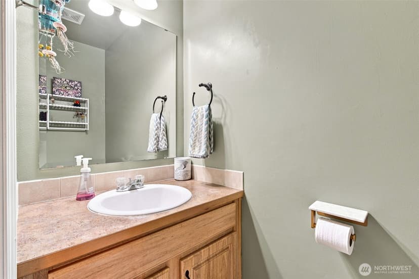 Property photo for 12564 Springbrook Lane SW, Lakewood photo 9