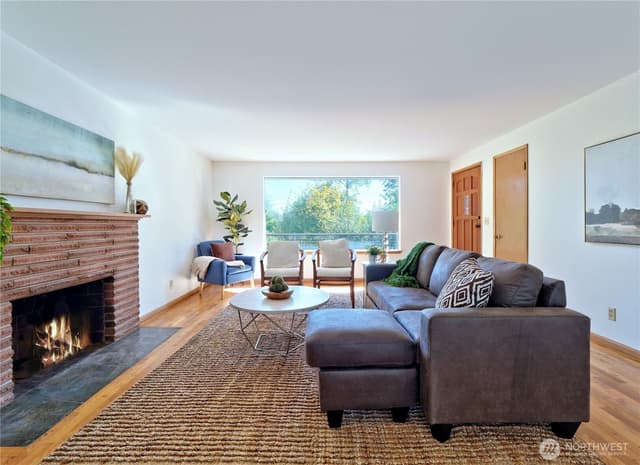 Property photo for 8004 S 134th Street, Seattle photo 3