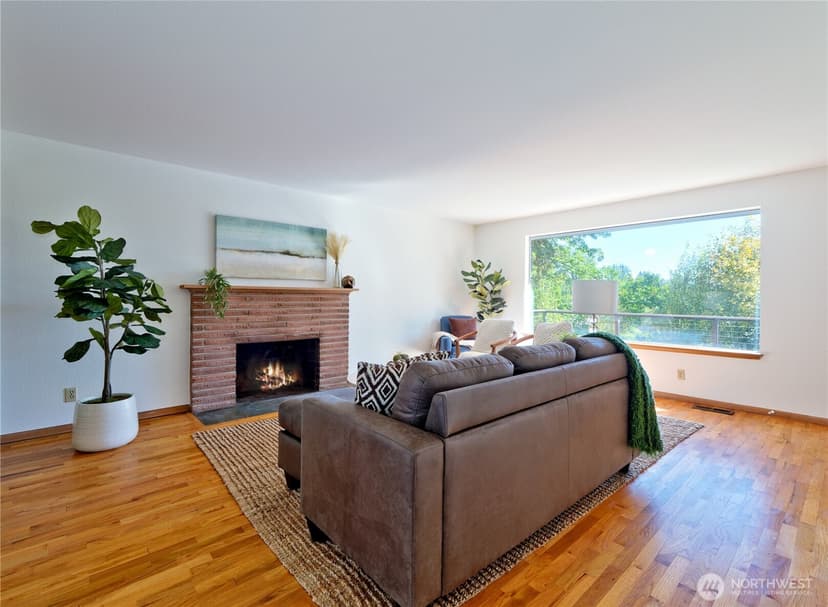 Property photo for 8004 S 134th Street, Seattle photo 4