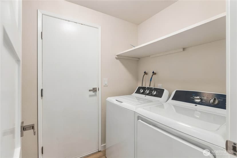 Property photo for 14219 NE 64th Court, Redmond photo 17