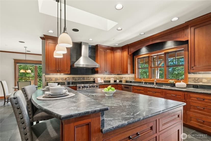 Property photo for 21241 SE 40th Street, Sammamish photo 12