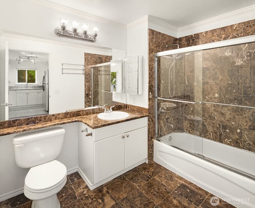 Property photo for 323 Queen Anne Avenue N #202, Seattle photo 18