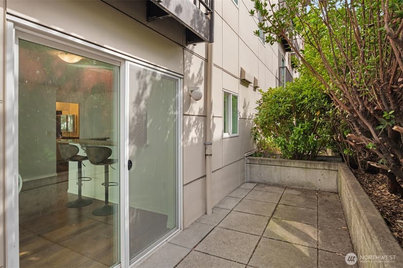 Property photo for 323 Queen Anne Avenue N #202, Seattle photo 7