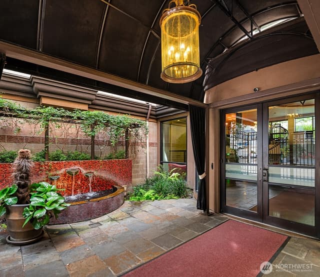 Property photo for 323 Queen Anne Avenue N #202, Seattle photo 2