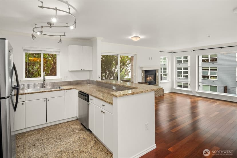 Property photo for 323 Queen Anne Avenue N #202, Seattle photo 14