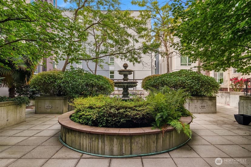 Property photo for 323 Queen Anne Avenue N #202, Seattle photo 29
