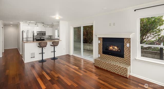 Property photo for 323 Queen Anne Avenue N #202, Seattle photo 5
