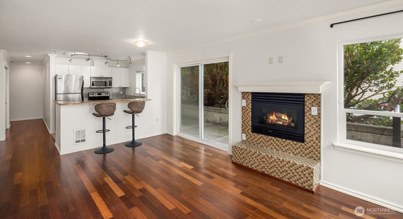 Property photo for 323 Queen Anne Avenue N #202, Seattle photo 5