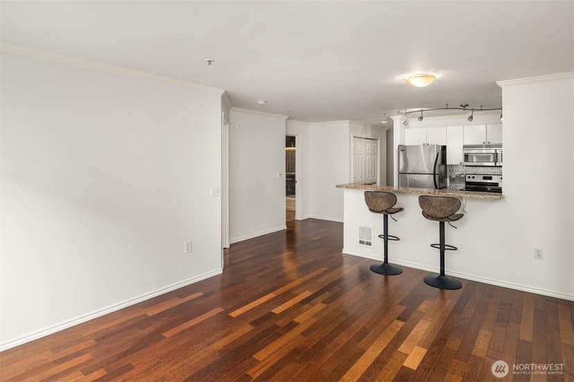 Property photo for 323 Queen Anne Avenue N #202, Seattle photo 10