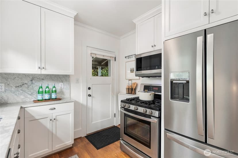 Property photo for 3613 35th Avenue SW, Seattle photo 13