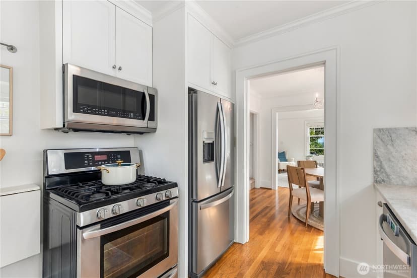Property photo for 3613 35th Avenue SW, Seattle photo 15