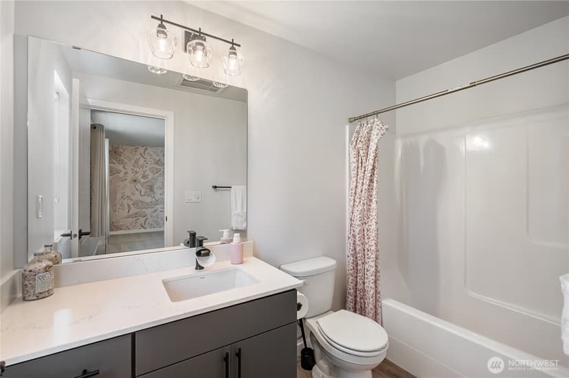 Property photo for 2527 Gibson Road #C4, Everett photo 12