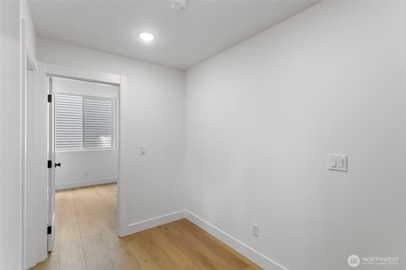 Property photo for 6318 41st Avenue SW #4, Seattle photo 12